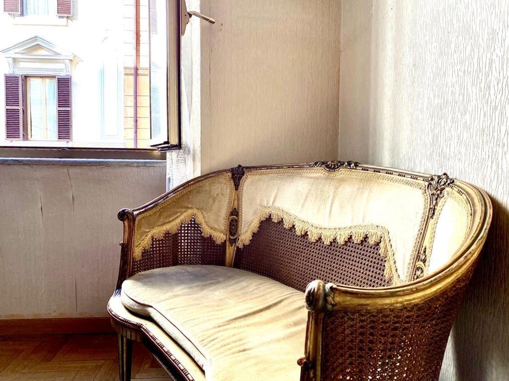 Traditional Style In The City Center Rome Extérieur photo